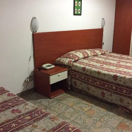 Hotel Anna 3*
